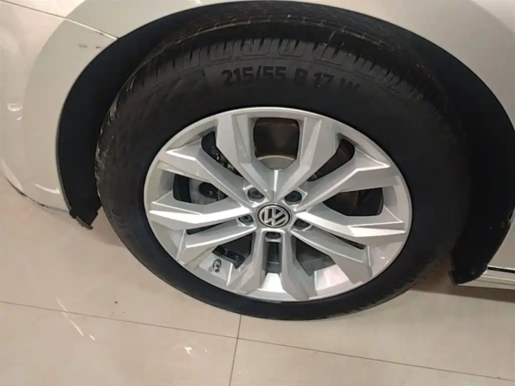 Volkswagen Magotan 2018 Facelift 330TSI DSG Luxury фото 23