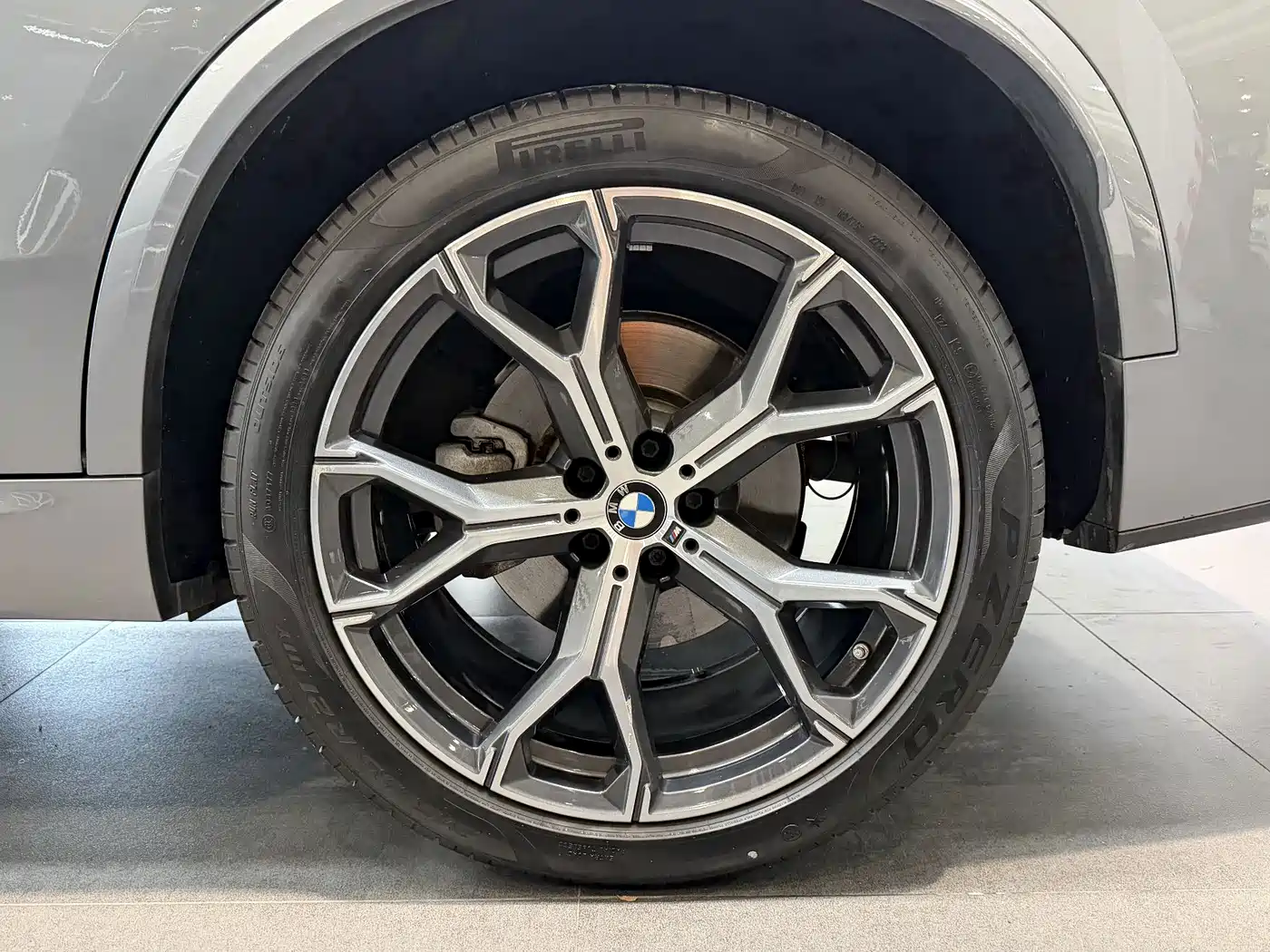BMW X5 2022 Model xDrive 40Li M Sport Package фото 38