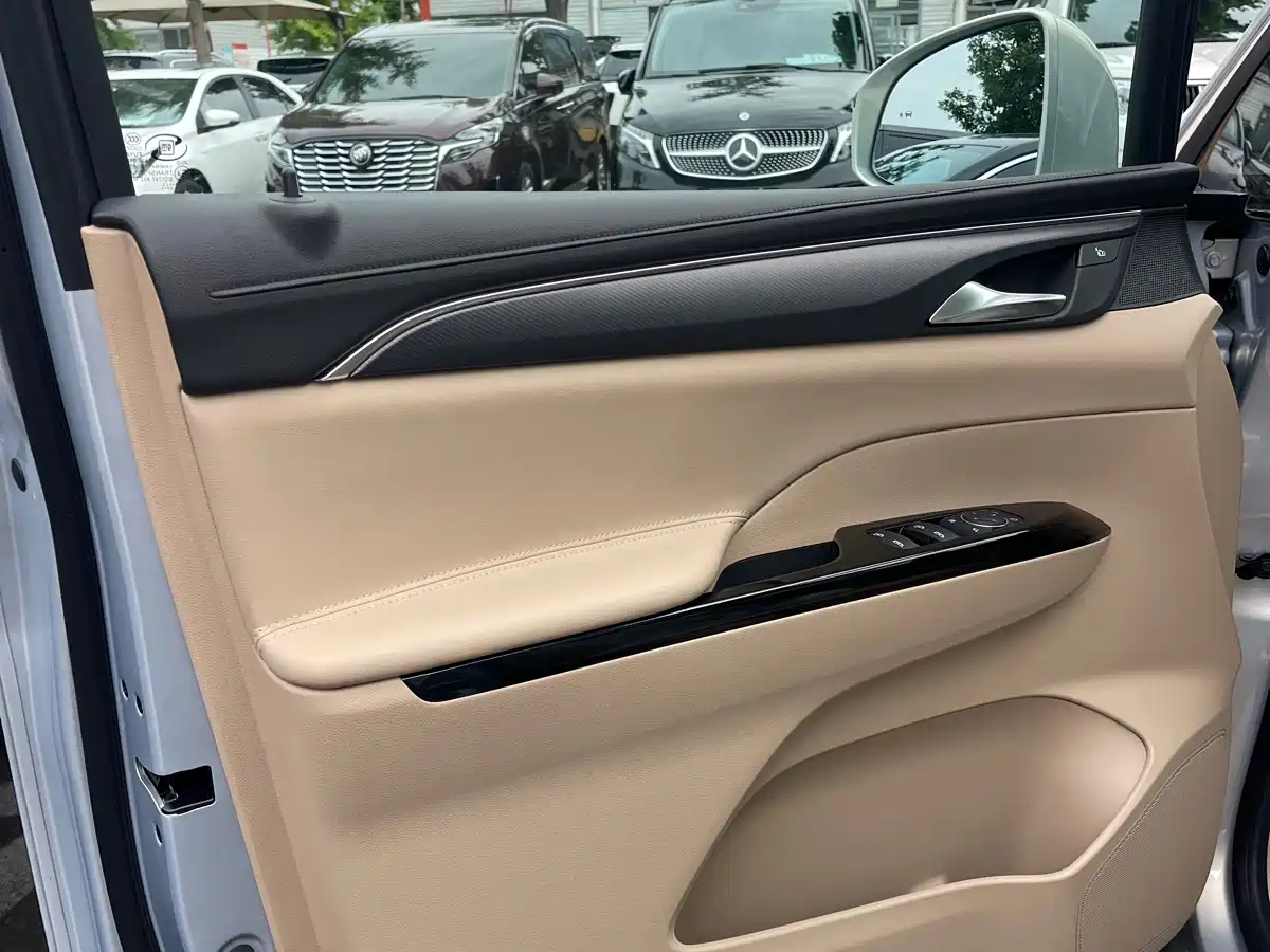 Buick GL8 New Energy 2025 Land Honor Premium Edition 7-Seater фото 3