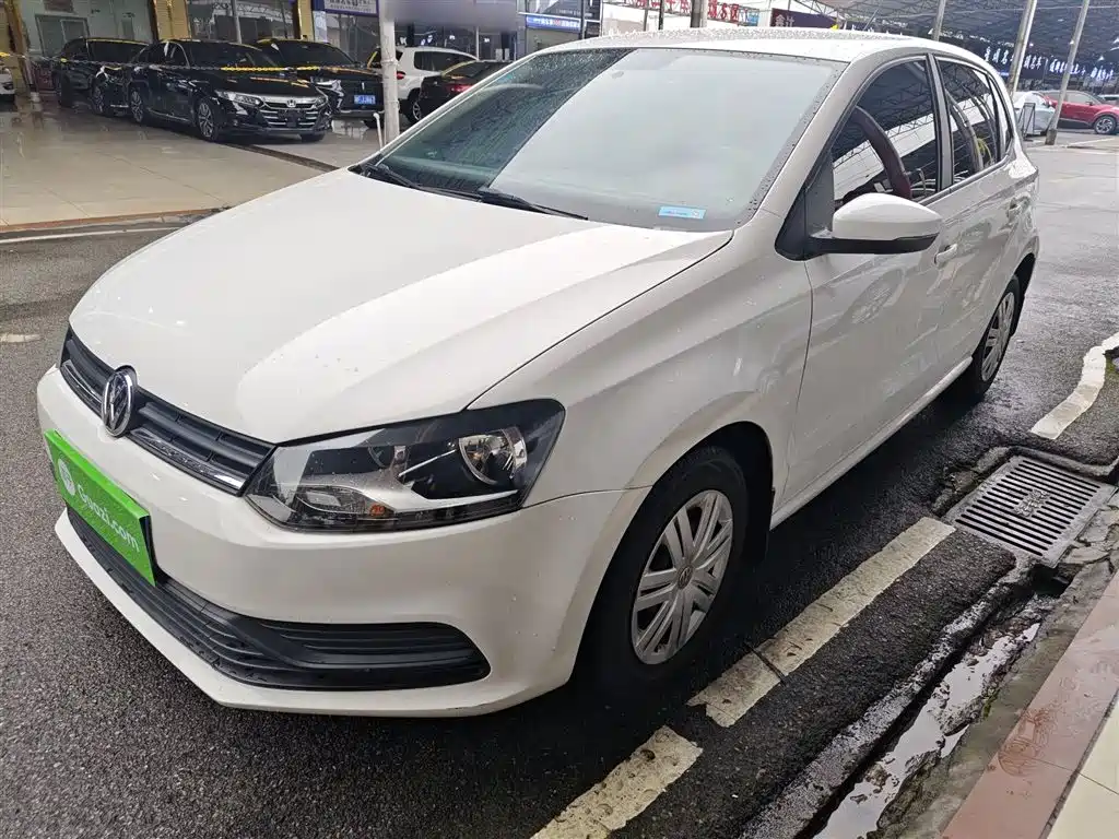 Volkswagen Polo 2016 1.4L Automatic Trend фото 2