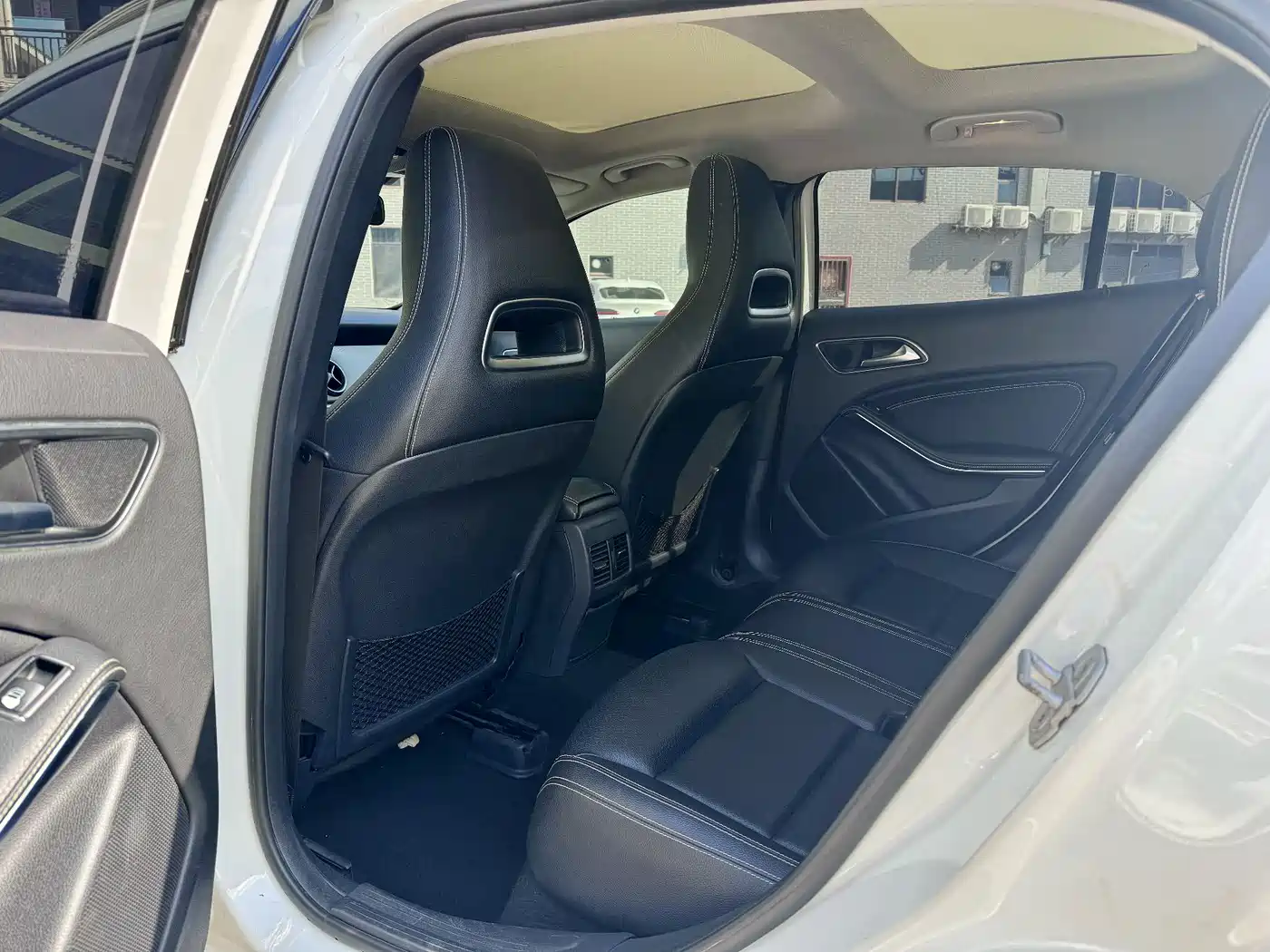 Mercedes-Benz GLA 2016 GLA 200 Dynamic фото 7