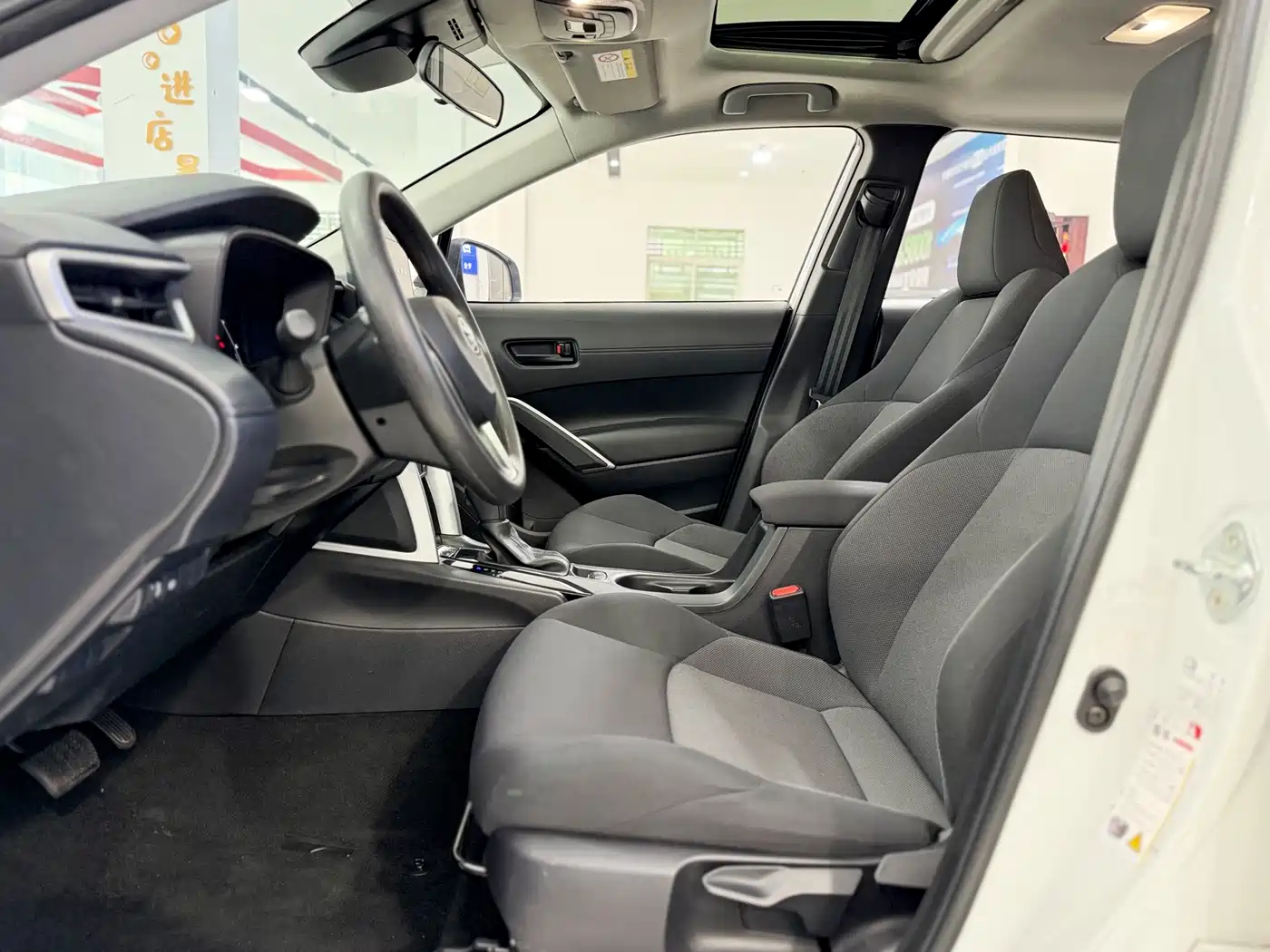 Toyota Frontlander 2023 2.0L CVT Leading Edition фото 4