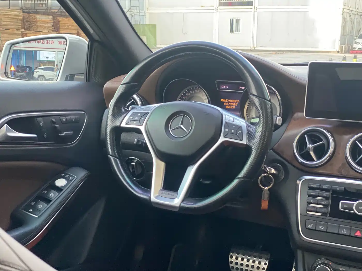 Mercedes-Benz GLA (Import) 2015 GLA 260 4MATIC фото 13