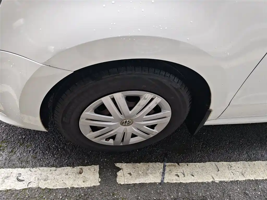Volkswagen Polo 2016 1.4L Automatic Trend фото 23