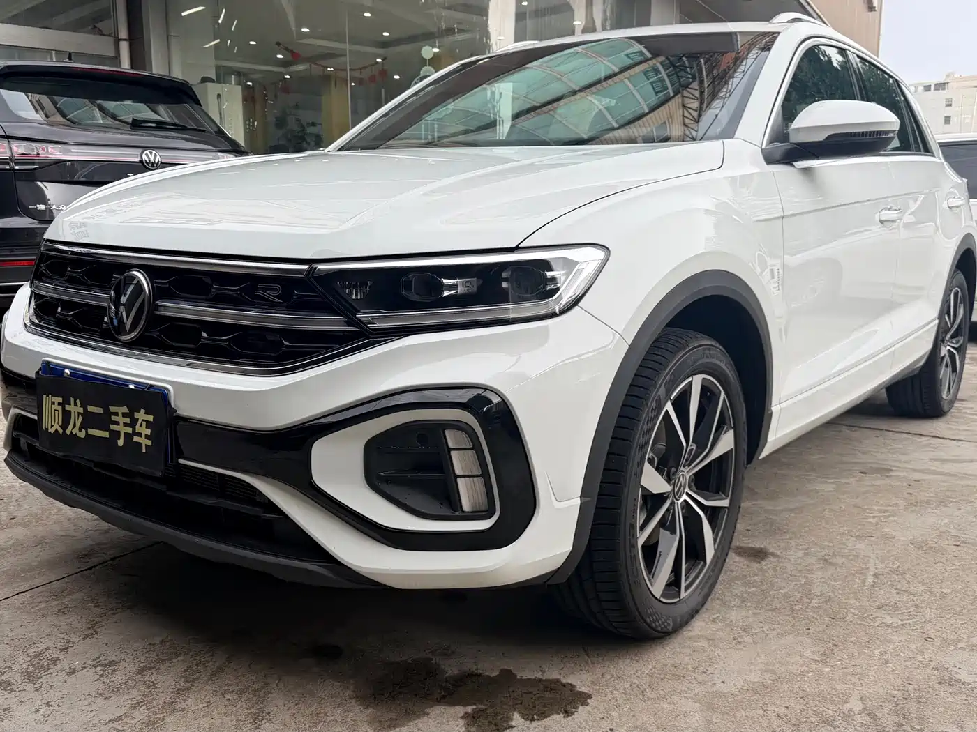 Volkswagen T-ROC 2026 2026 300TSI DSG 2WD Morning Light Edition