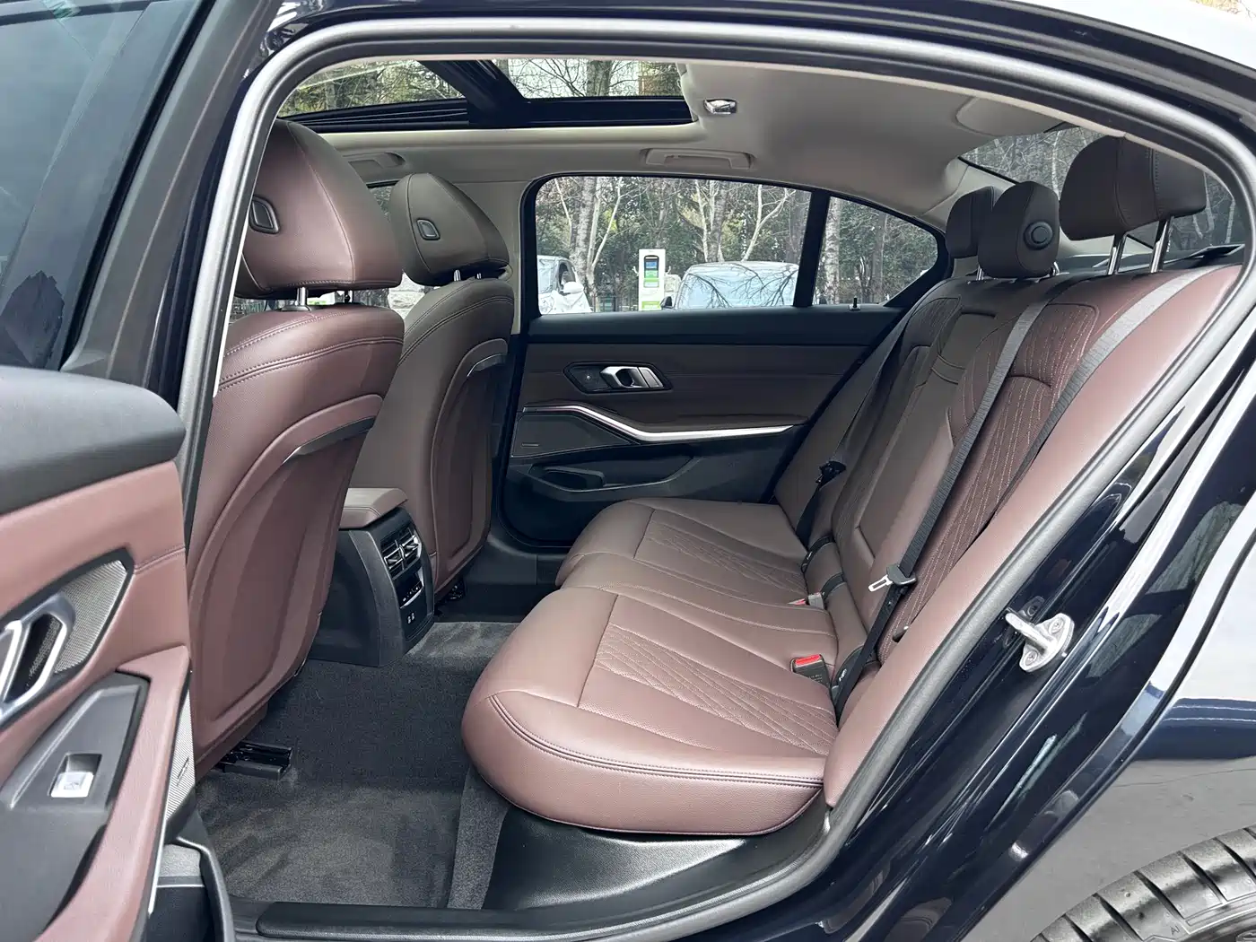 BMW 3 Series 2024 325Li M Sport Shadowline Package фото 6