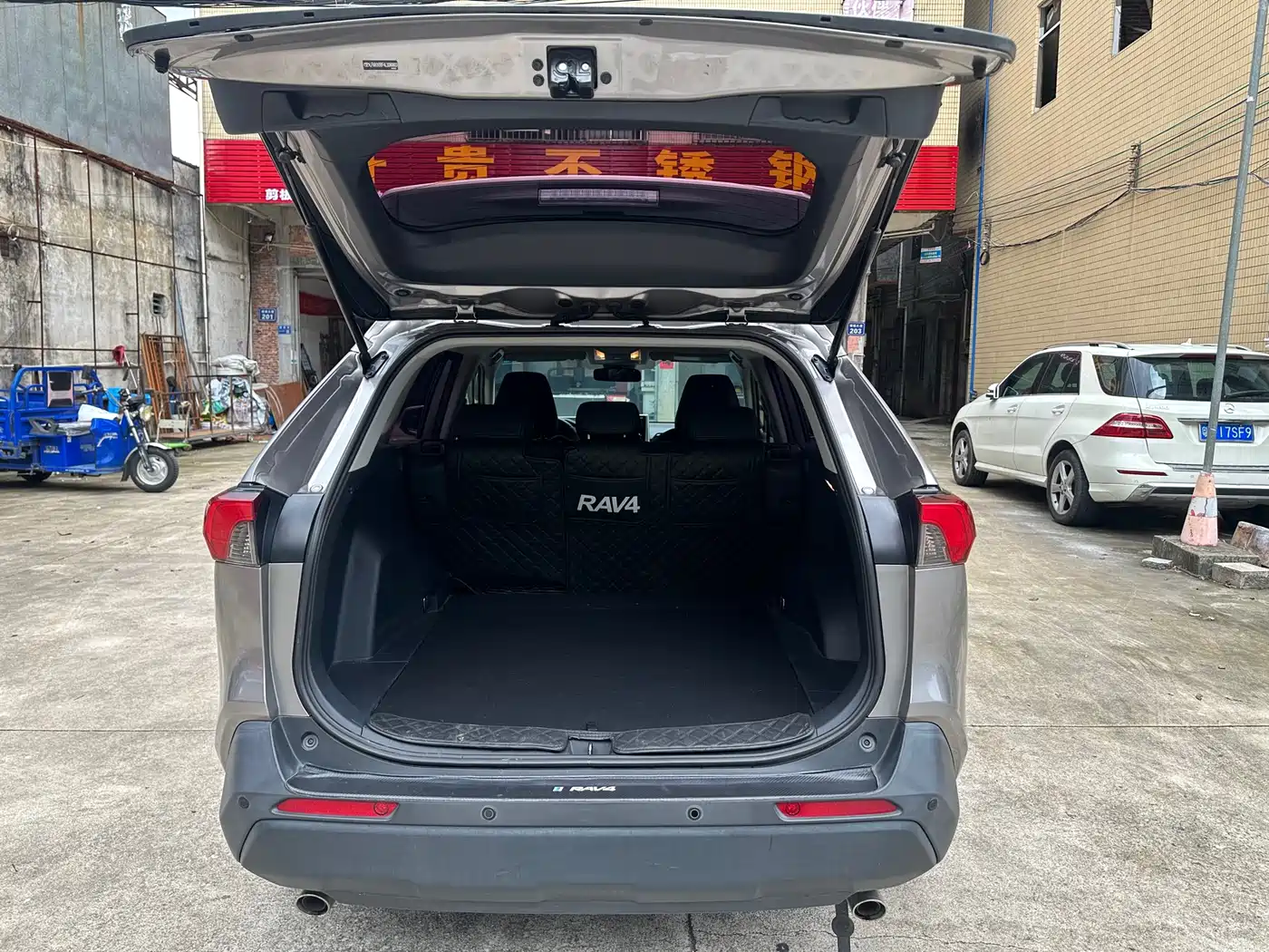 Toyota RAV4 Rongfang 2020 2.0L CVT 2WD Urban Edition фото 5