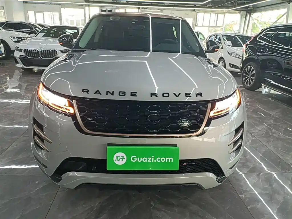 Land Rover Range Rover Evoque 2023 Range Rover Evoque L 249PS Corinthian Bronze Special Edition фото 3
