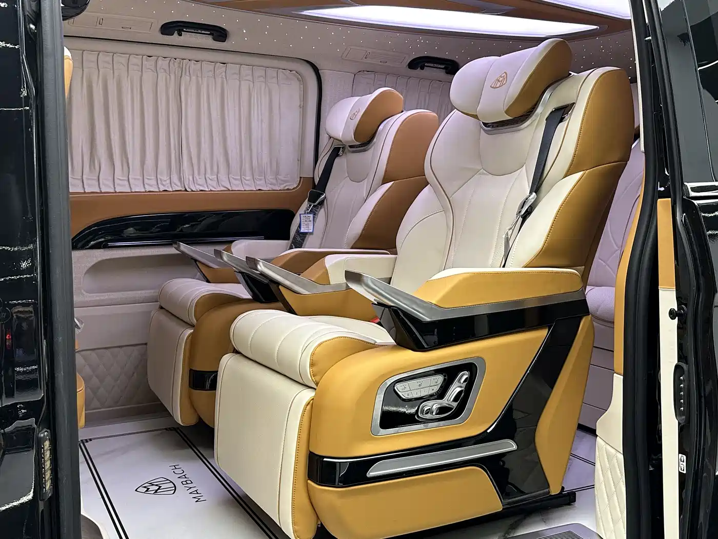 Mercedes-Benz Vito 2021 2.0T Business Edition 7-seater фото 24