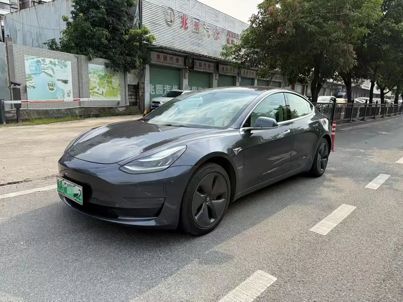 Tesla Model 3 (Import) 2019 2019 Long Range RWD Version