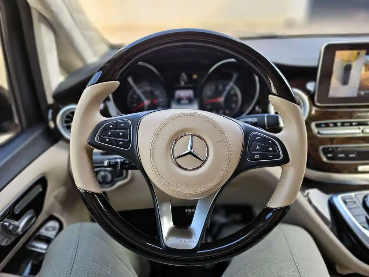 Mercedes-Benz V-Class 2018 V 260 L Premium Long Wheelbase Edition China VI фото 39