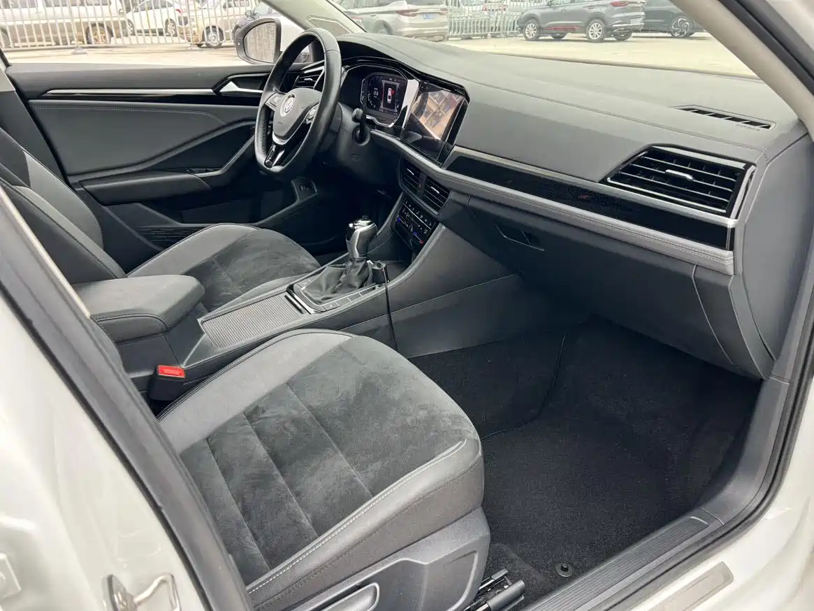 Volkswagen Sagitar 2021 280TSI DSG Surpassing Edition фото 11