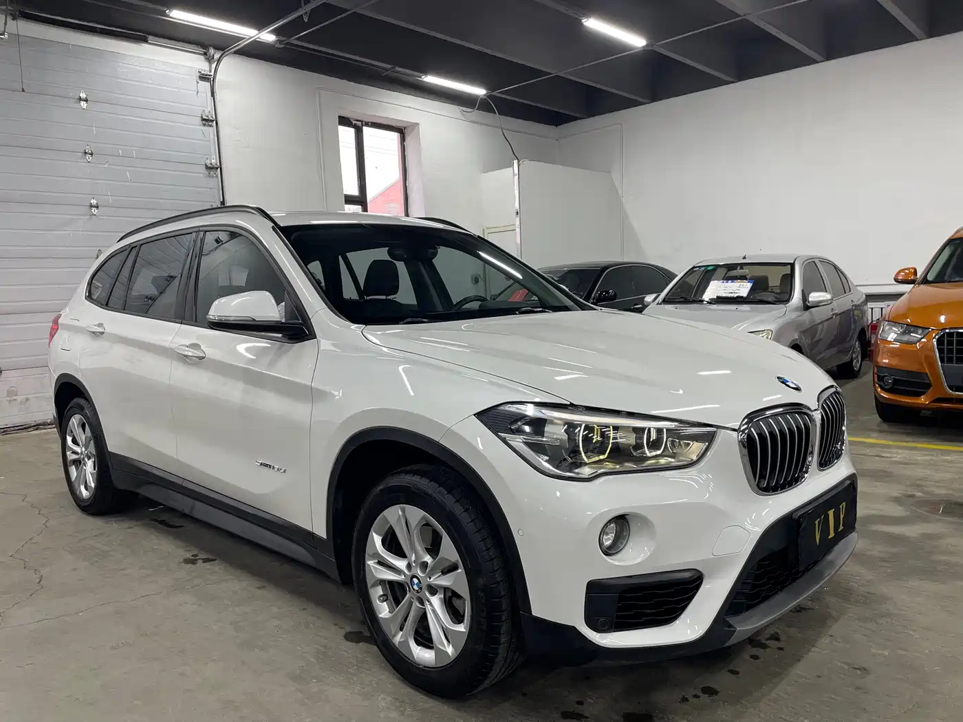 BMW X1 2016 sDrive18Li Premium Model фото 3