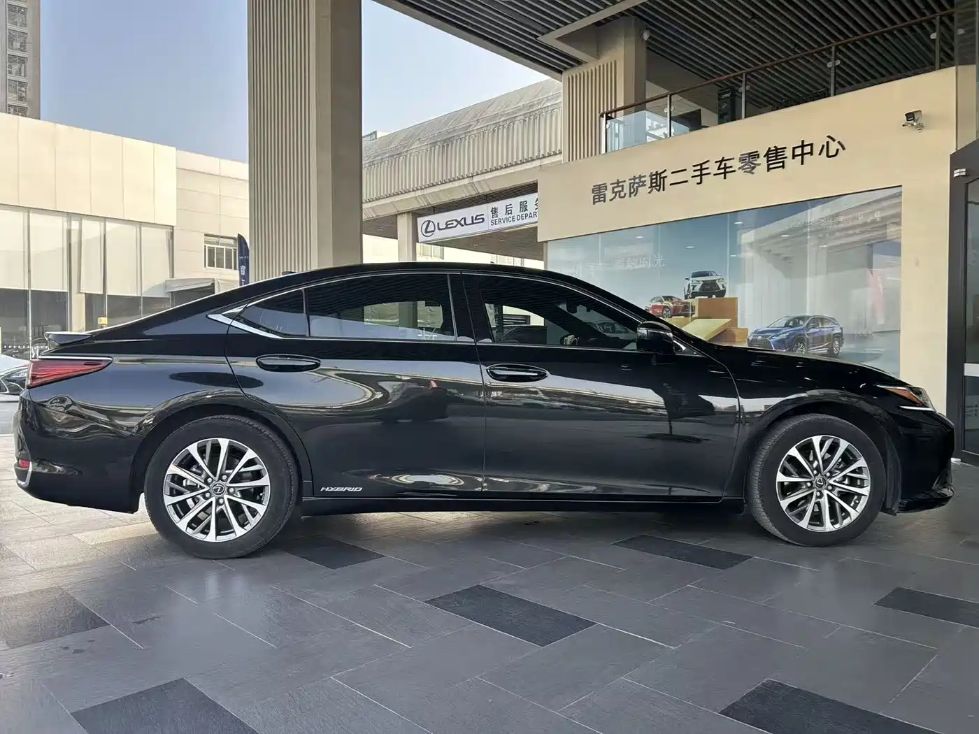 Lexus ES 2021 300h Excellence Edition фото 3