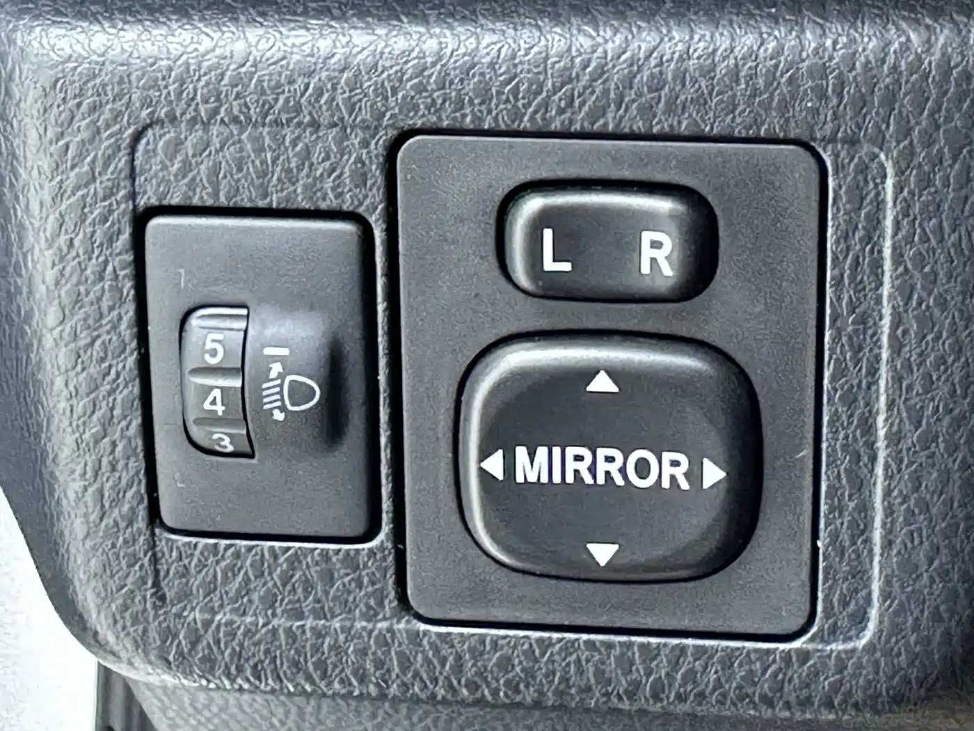Toyota YARiS L Zhi Xuan 2022 1.5L CVT Leading PLUS Edition фото 18
