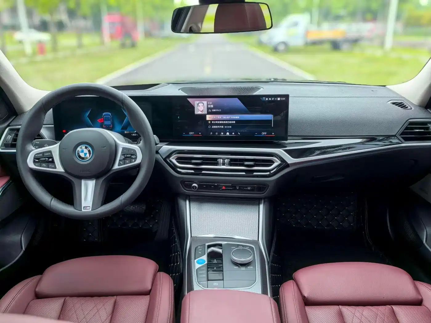 BMW i3 2022 eDrive 35 L фото 9