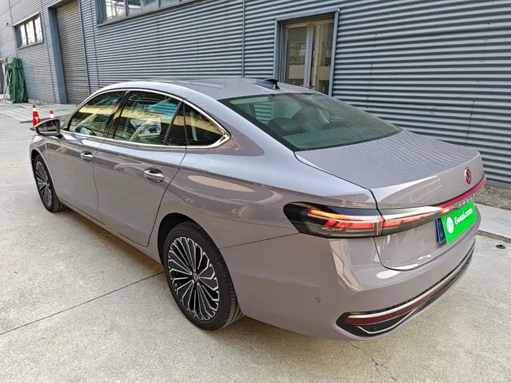 Фото 5 - Volkswagen Passat