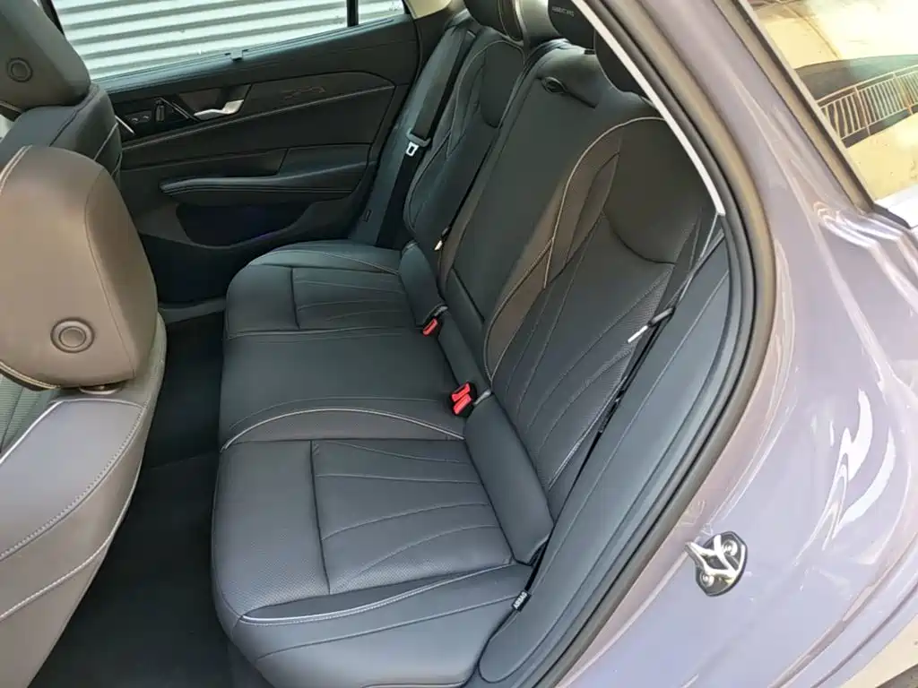 Фото 17 - Volkswagen Passat