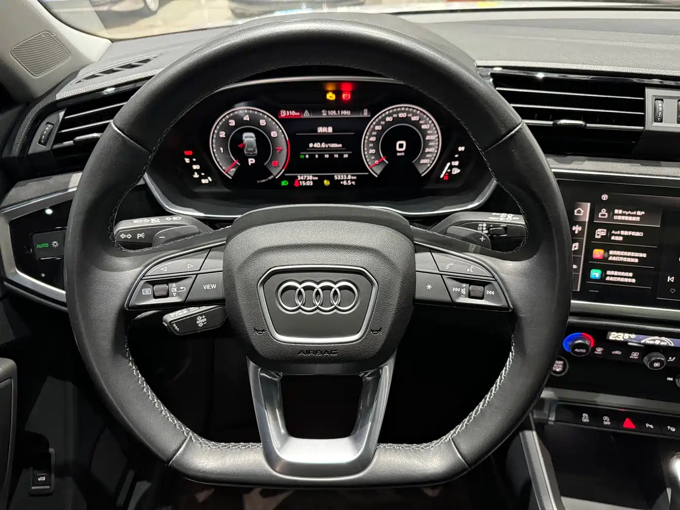 Audi Q3 2023 35 TFSI Fashion Dynamic Model (1.5T) фото 8
