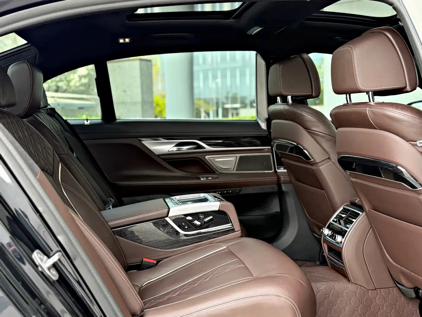 BMW 7 Series 2019 730Li M Sport Package фото 14