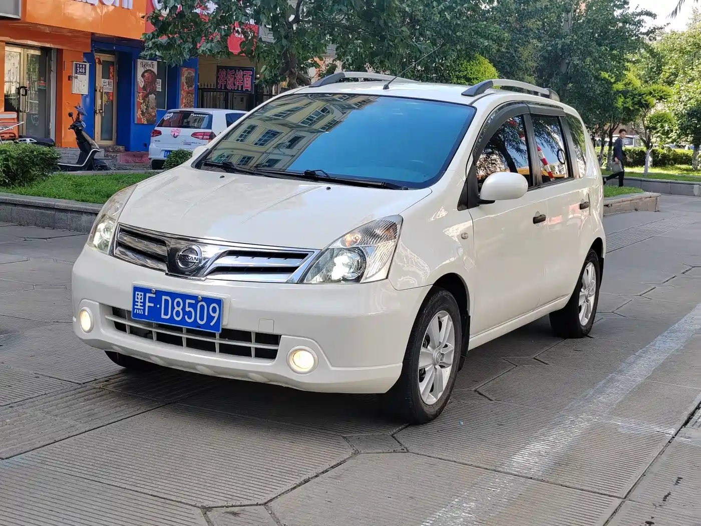 Nissan Livina 2013 2013 Sporty 1.6XV CVT Luxury
