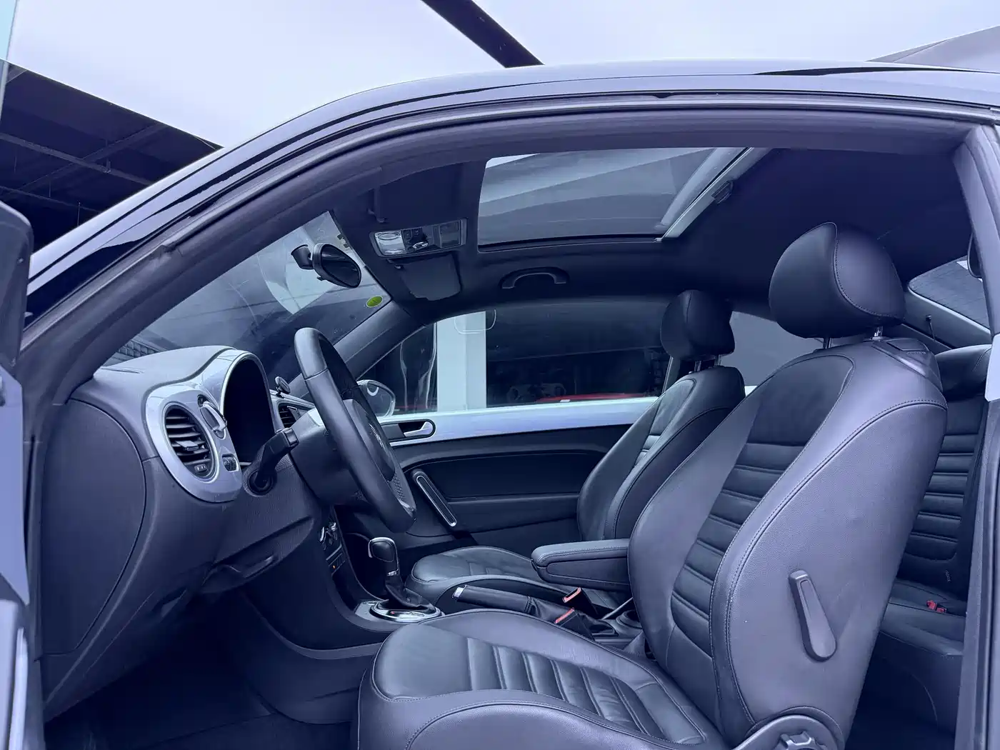 Volkswagen Beetle 2013 1.4TSI Comfort фото 17