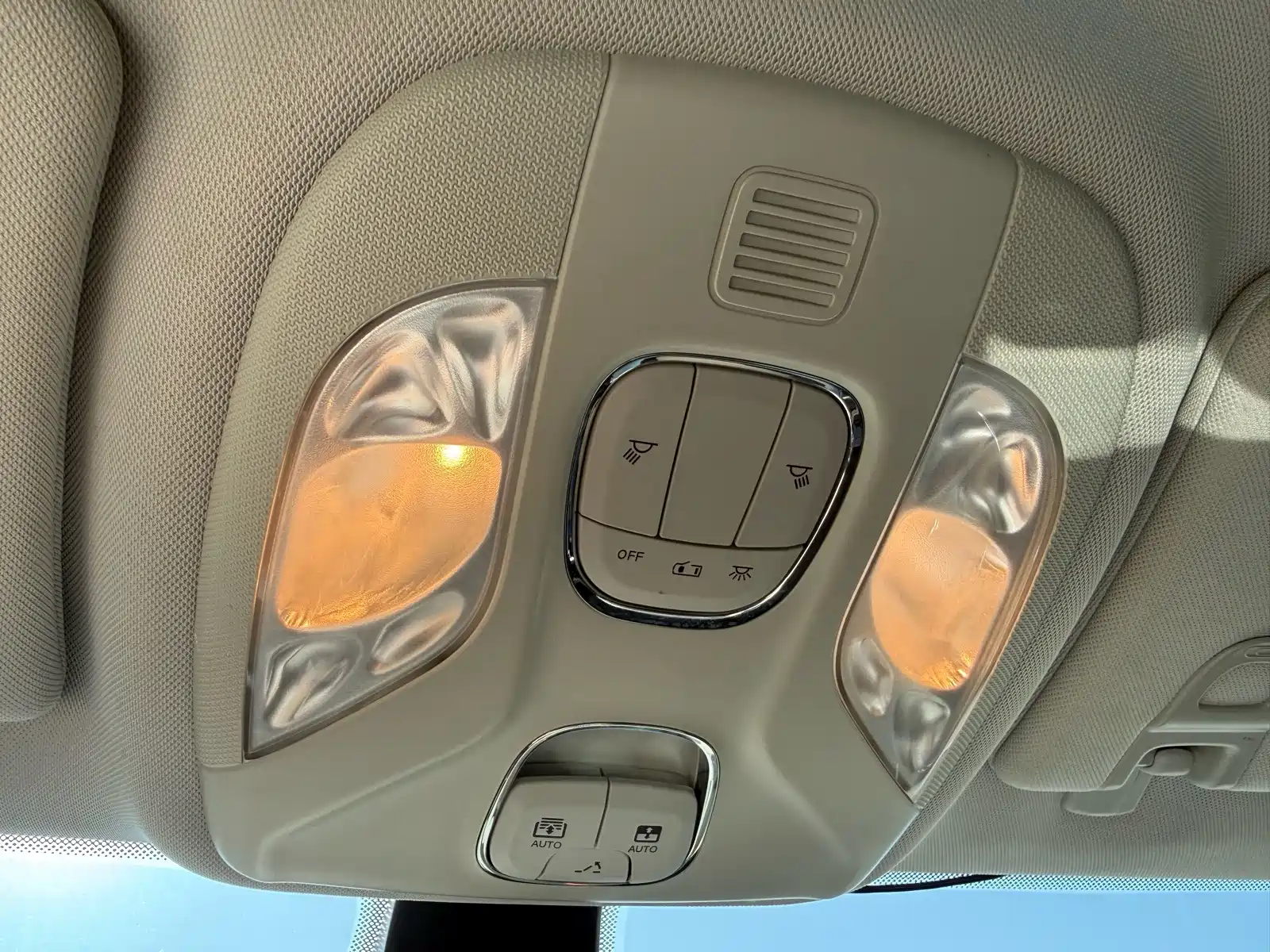 Фото 14 - Jeep Compass