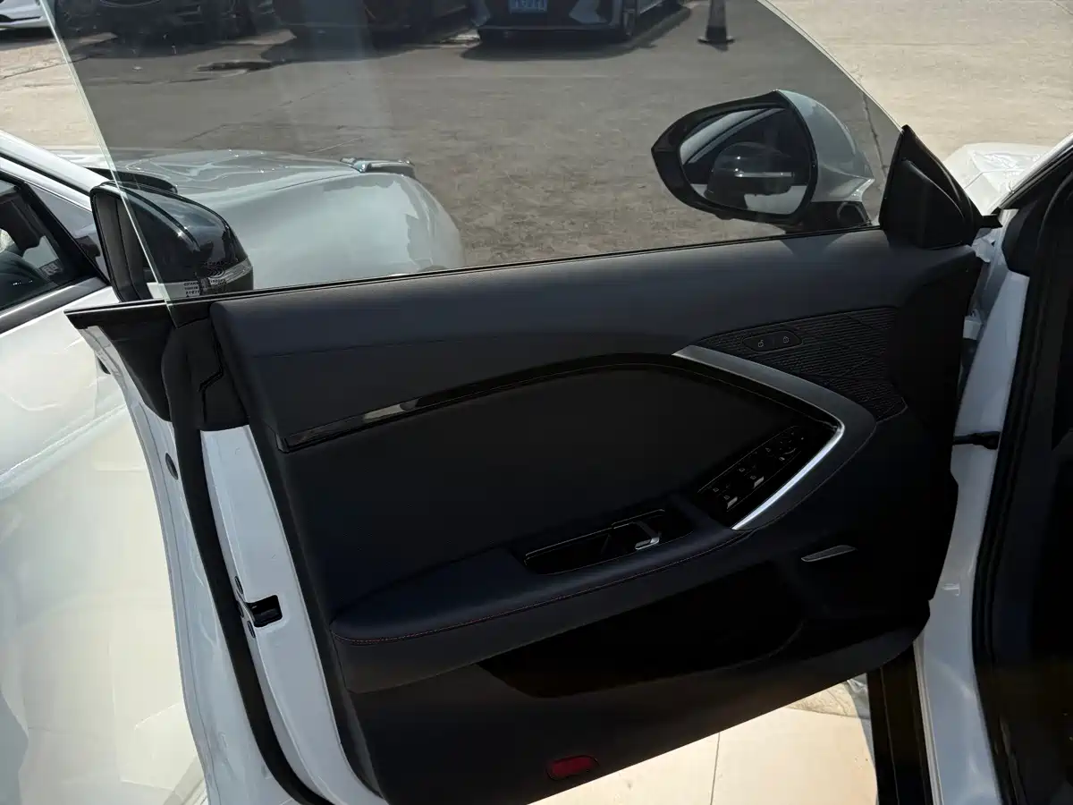 MG MG7 2025 2025 1.5T 300 DCT Luxury Edition
