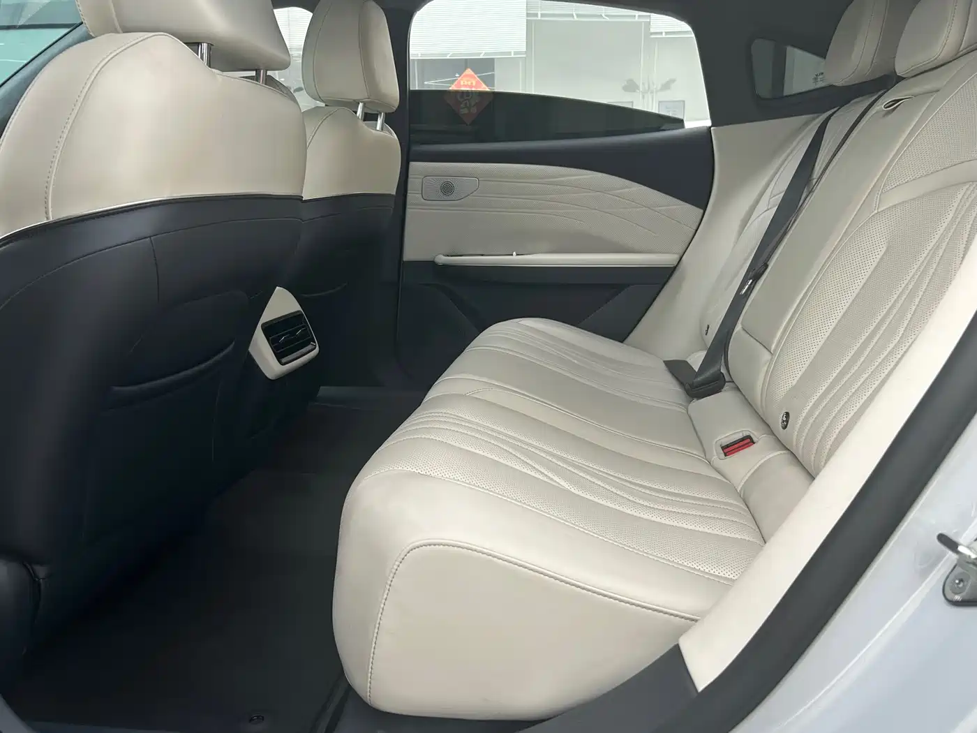 Geely Galaxy Galaxy E8 2024 665km RWD Starship Voyager Edition фото 5