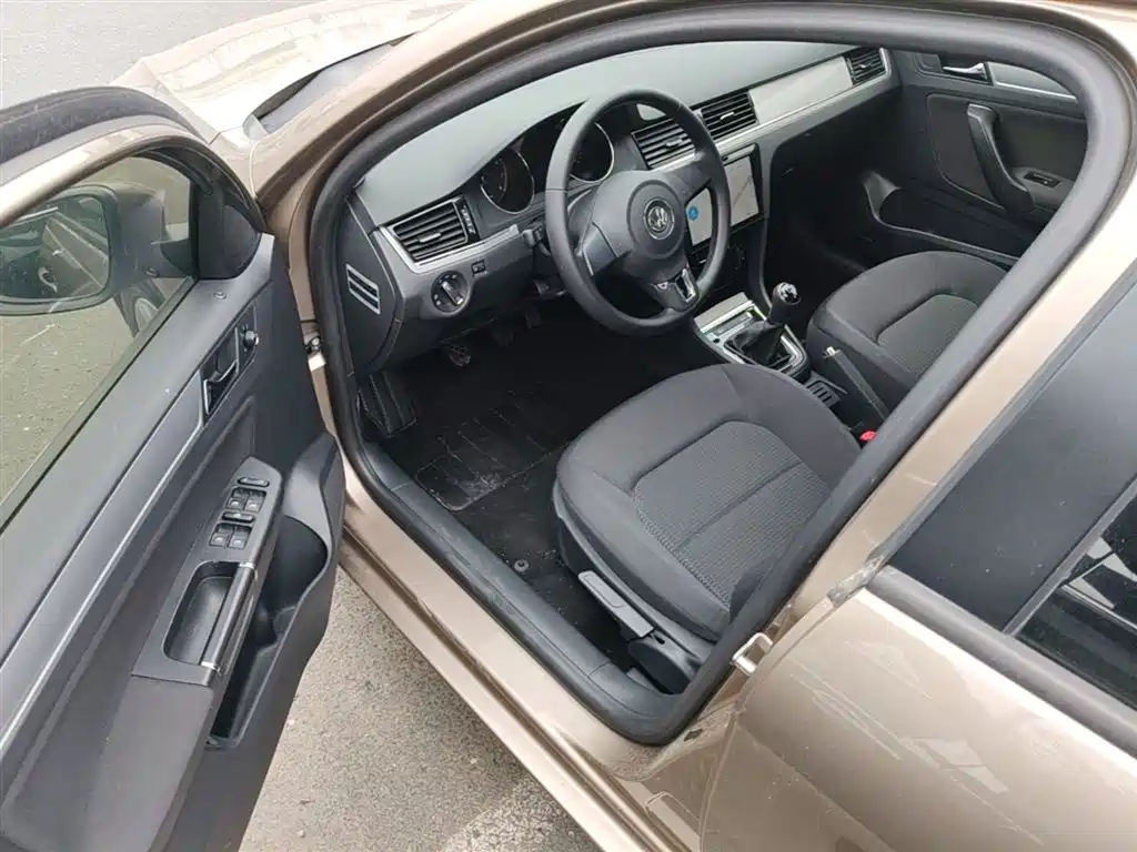 Volkswagen Bora 2015 Quality Edition 1.6L Manual Fashion фото 16
