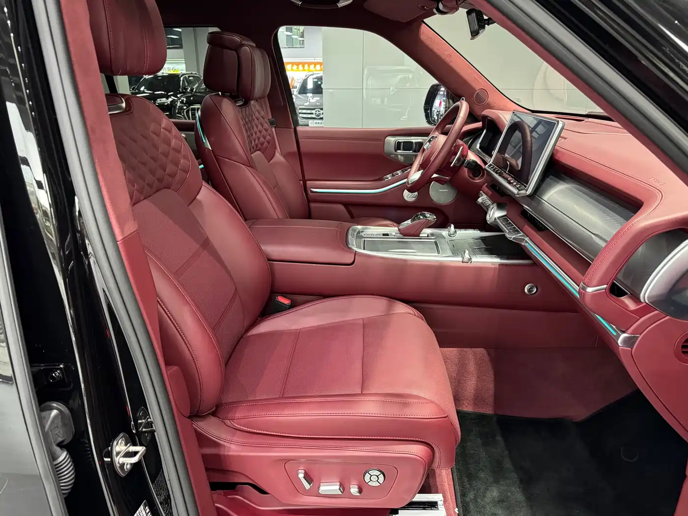 TANK TANK 700 NEW ENERGY