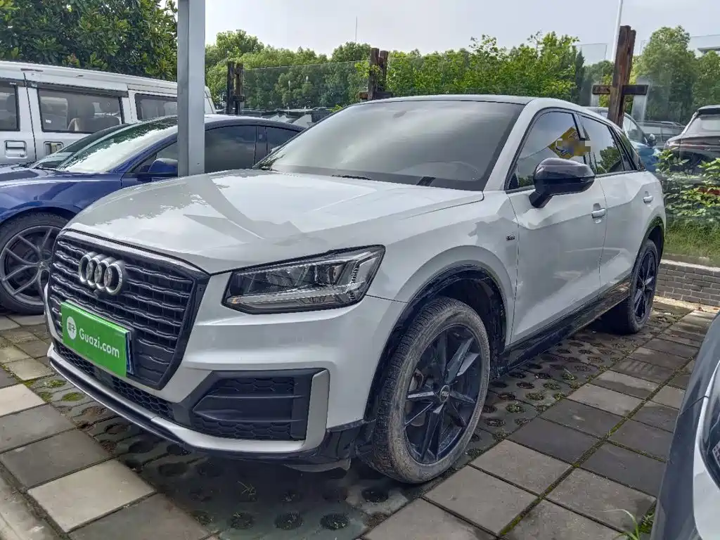 Audi Q2L 2018 35 TFSI Launch Exclusive Edition China VI