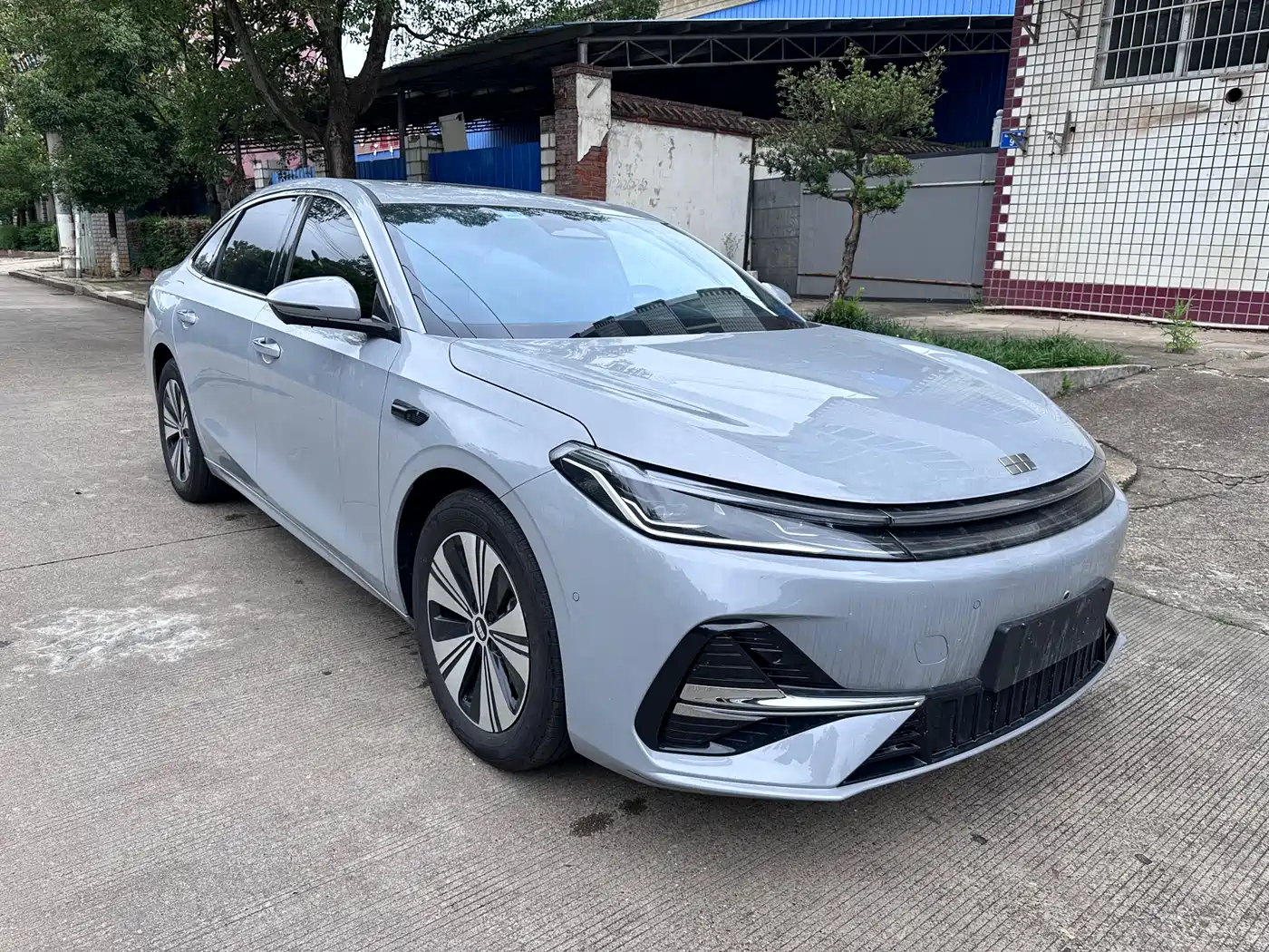 Geely Galaxy Galaxy A7 2025 EM-i 70km Luxury Edition фото 3