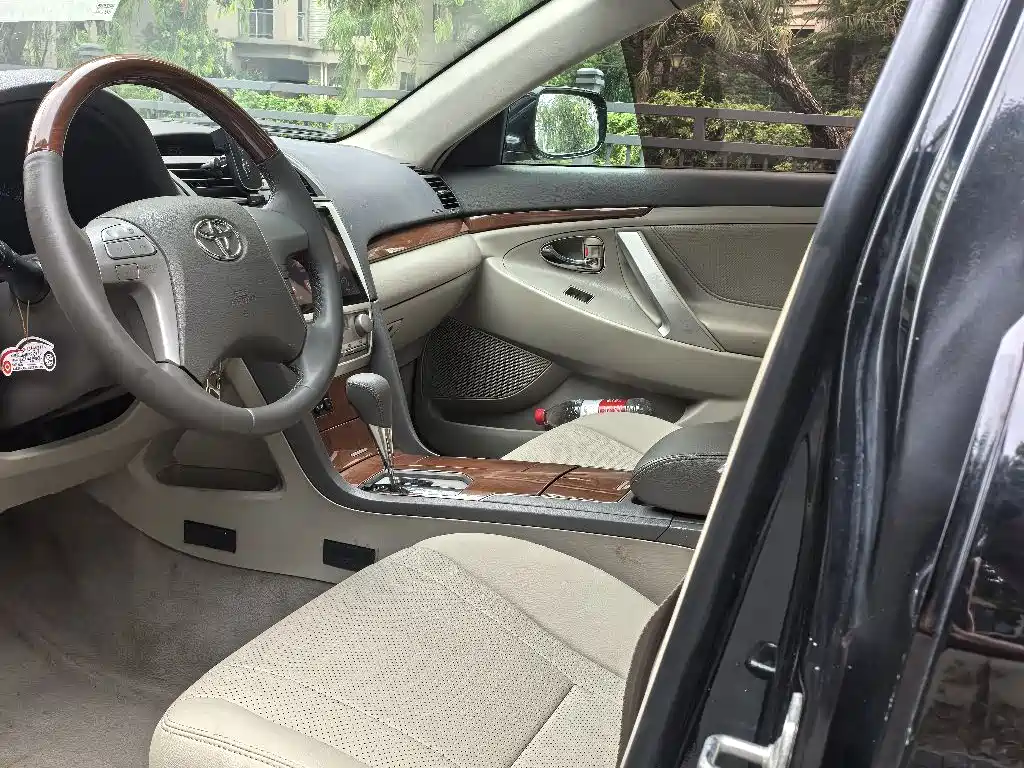 Toyota Camry 2013 200G Classic Luxury Edition фото 19