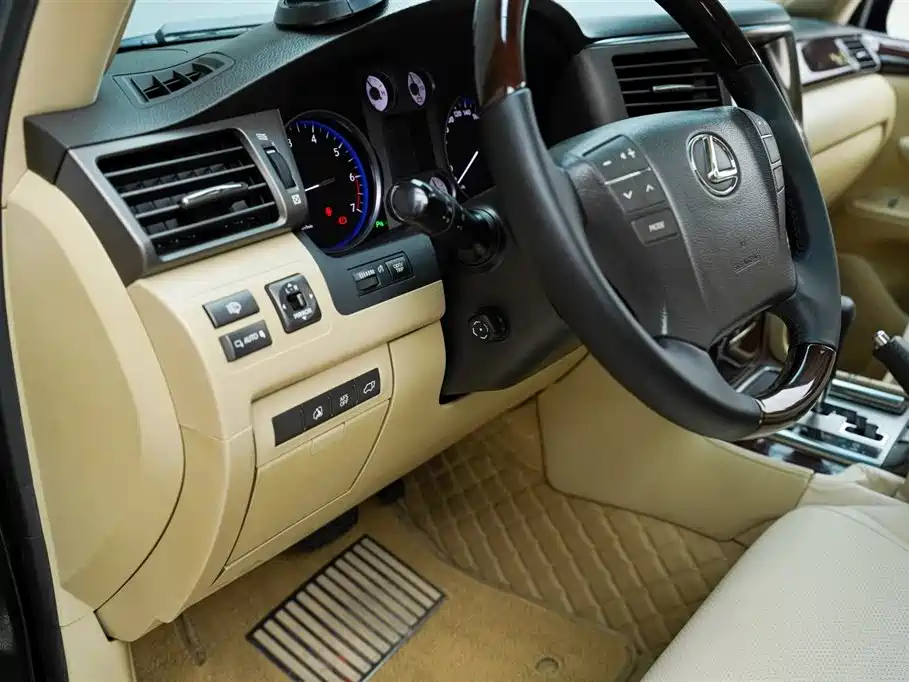 Lexus LX 2009 570 фото 8
