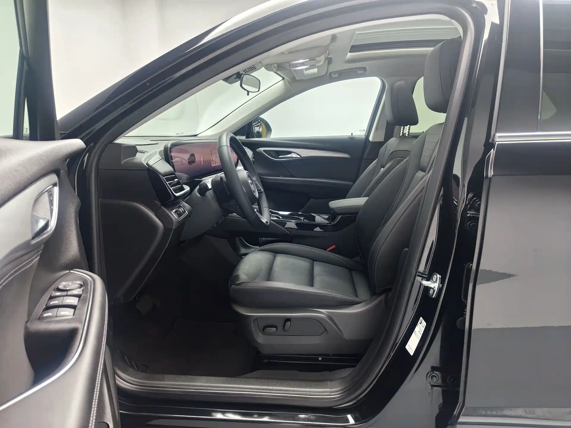 Photo 15 - Buick Envision S