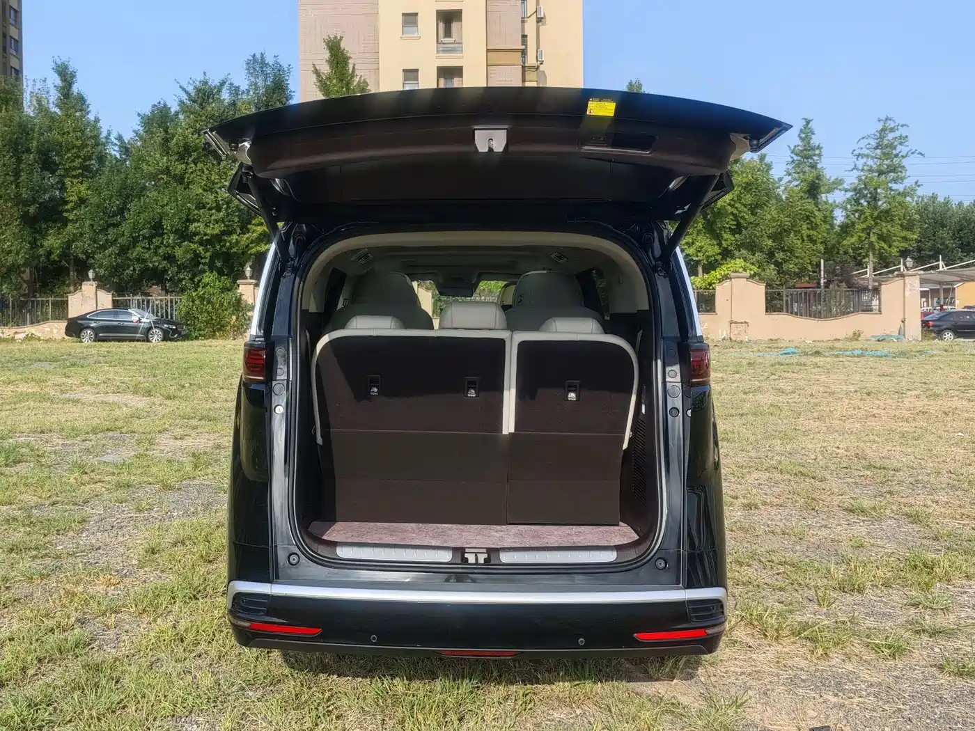 Denza D9 2025 2025 Model DM-i Smart Drive Edition 1020 AWD Flagship