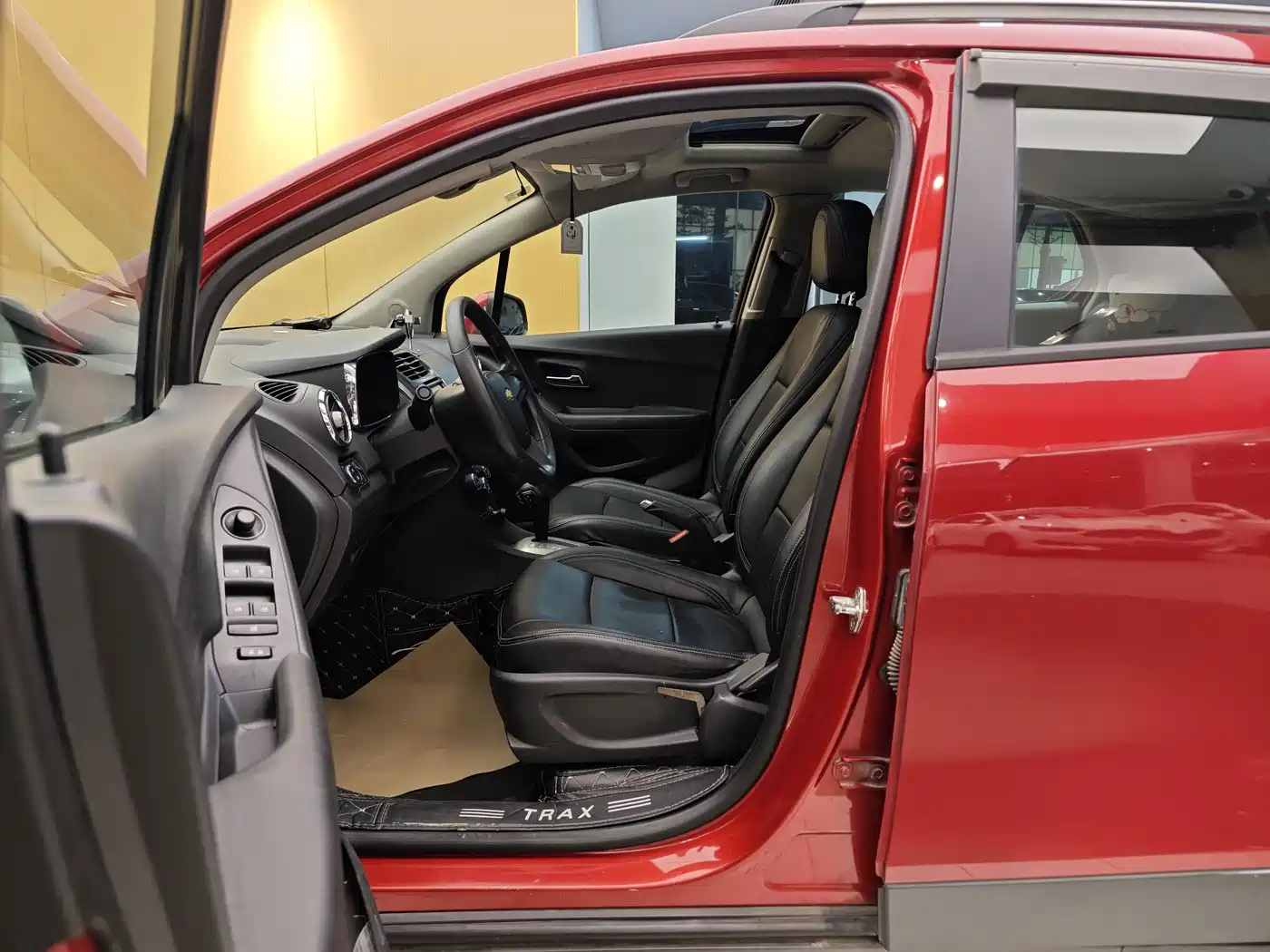 Chevrolet Trax 2016 1.4T Automatic 2WD Comfort Sunroof Edition фото 13