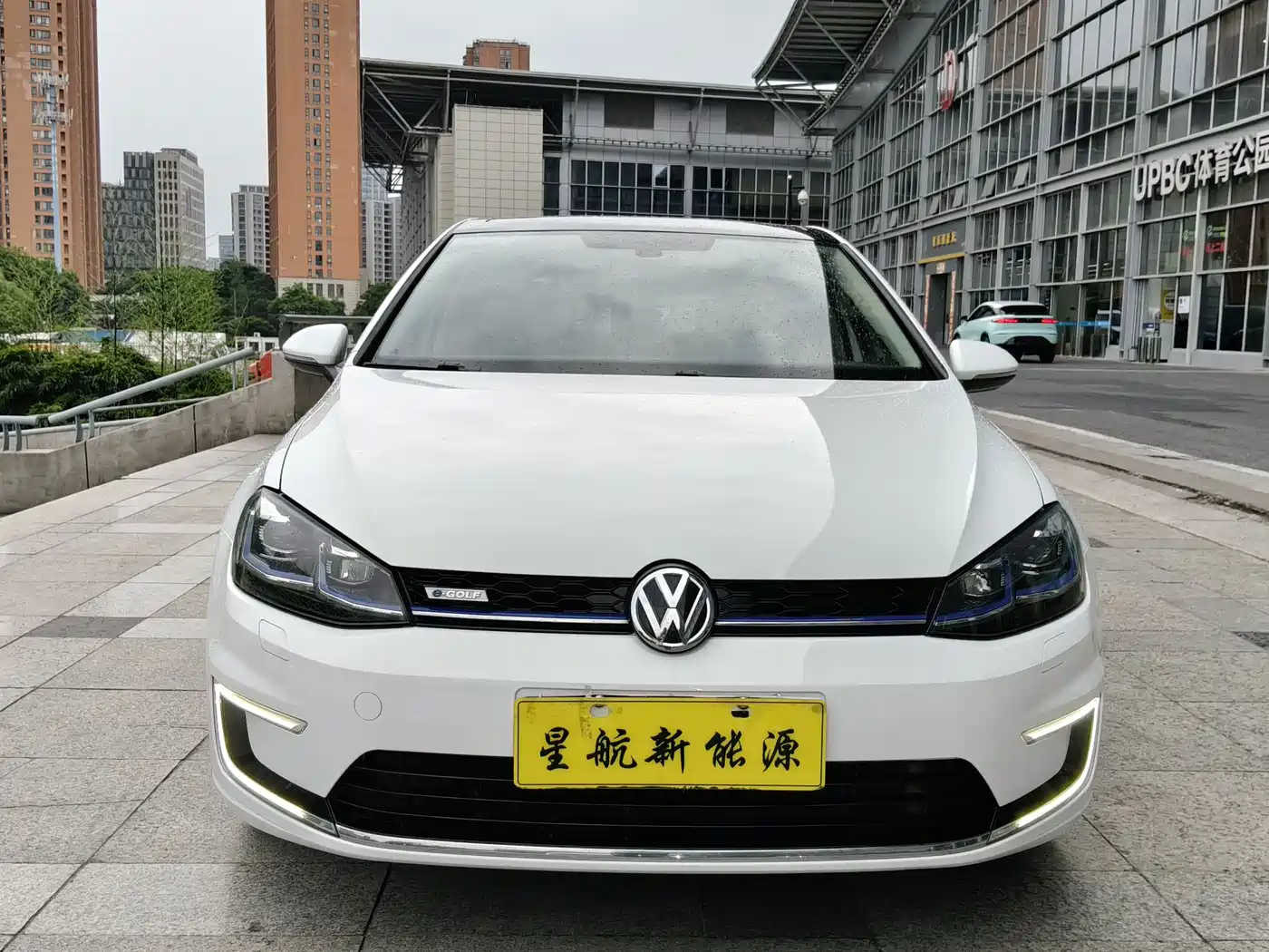 Volkswagen Golf Electric 2020 Chi фото 3