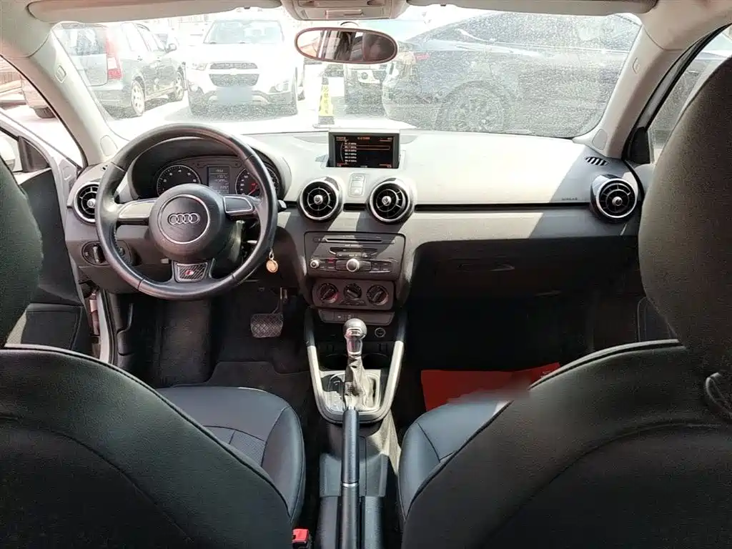Audi A1 2014 30 TFSI Fashion фото 10