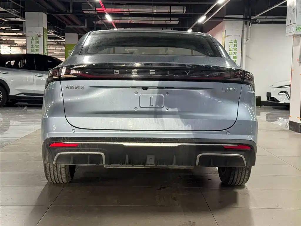 Geely Galaxy Galaxy L6 2025 EM-i 140km Starship Edition фото 7