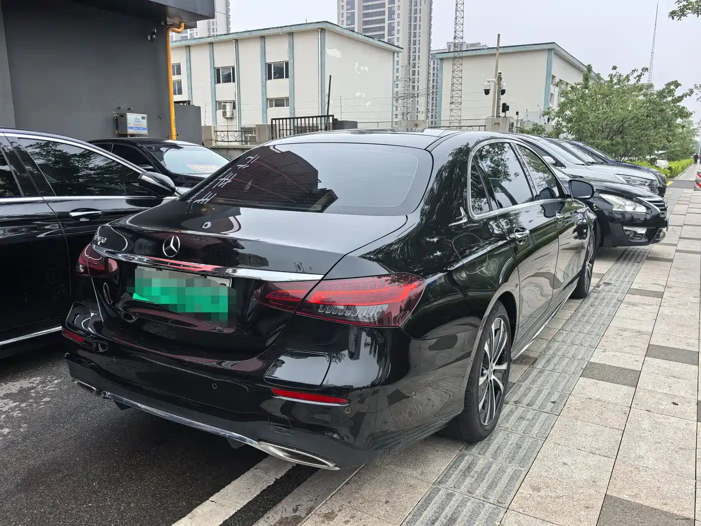 Mercedes-Benz E-Class New Energy 2022 Facelift II E 350 e L Plug-in Hybrid Sports Sedan фото 6