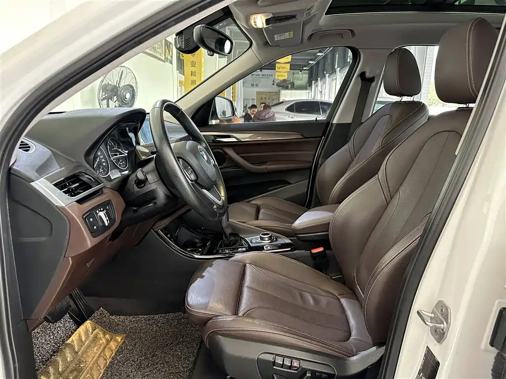 BMW X1 2018 xDrive20Li Premium Model фото 5