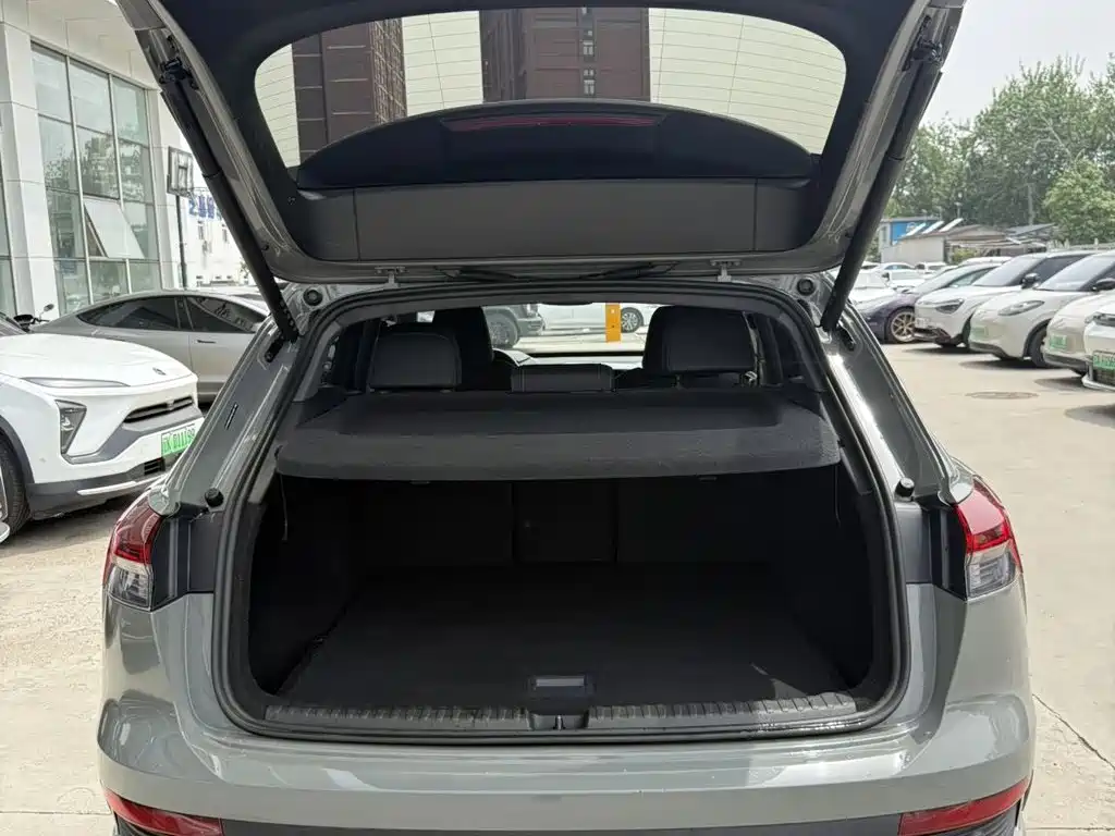 Photo 15 - Audi Q4 e-tron