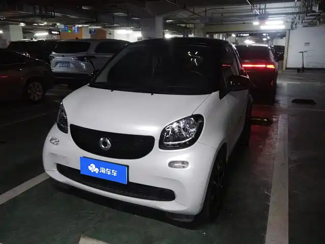  smart smart fortwo 2015 1.0L 52kW Hardtop Passion Edition