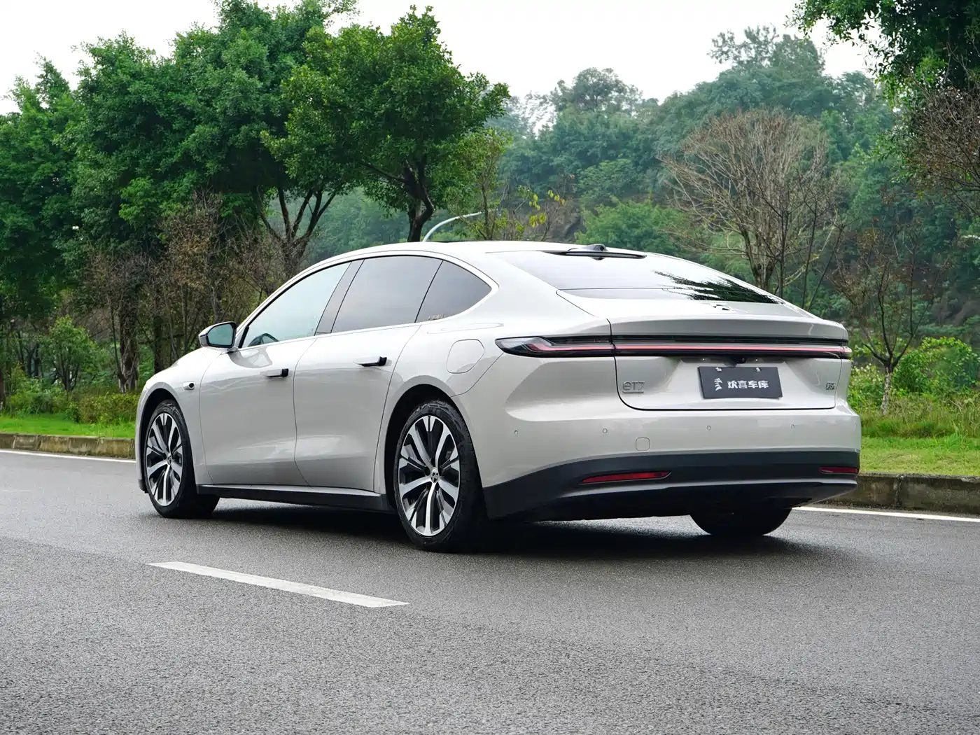2025 NIO ET7