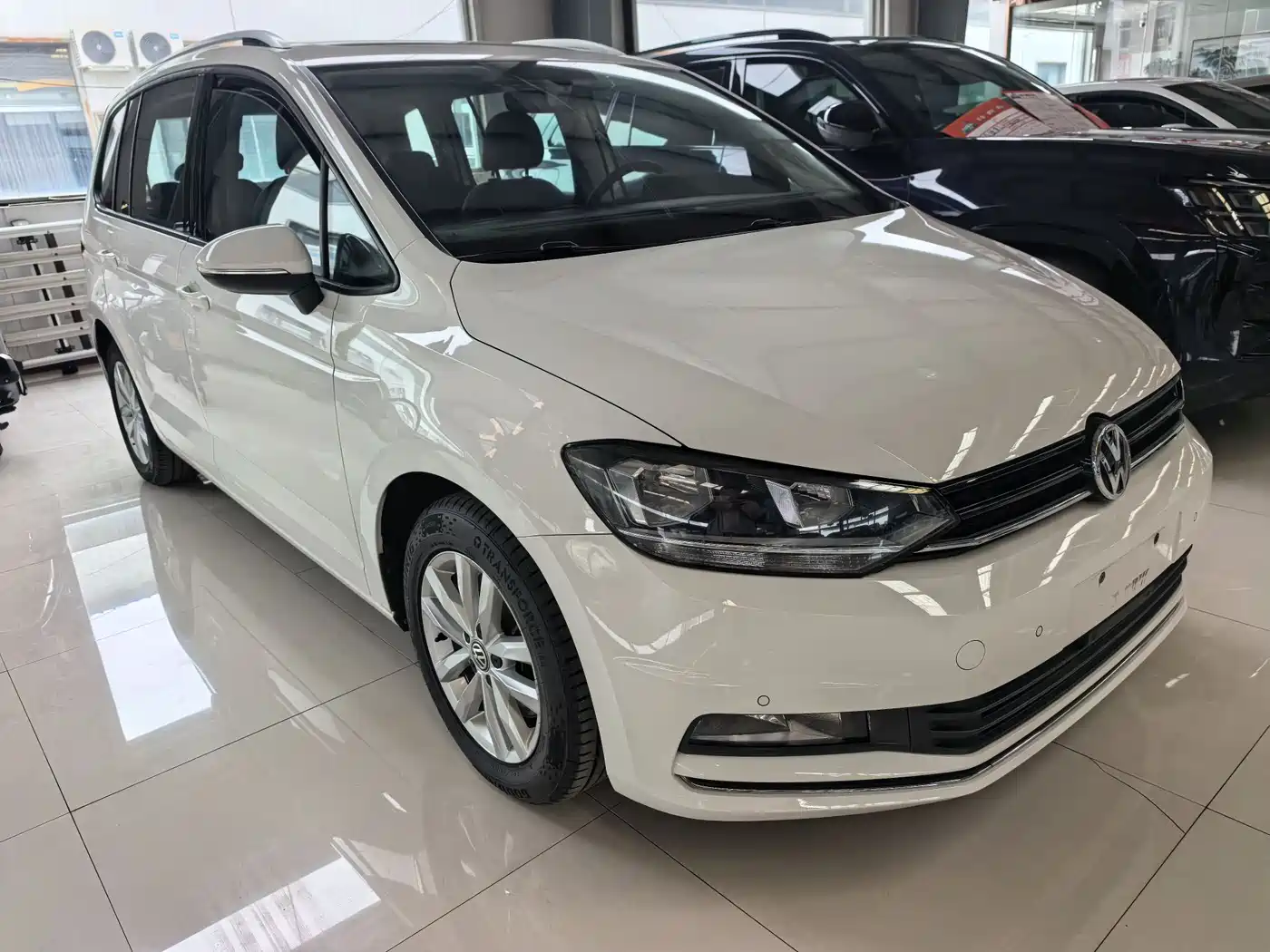 Volkswagen Touran 2018 Touran L 280TSI DSG Comfort 7-seater China V фото 2