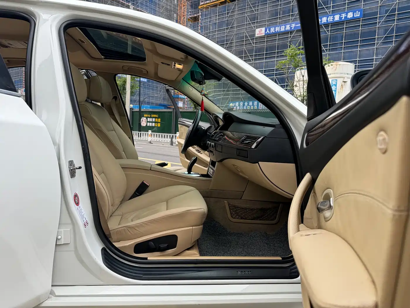 BMW 5 Series 2009 520Li Premium фото 12