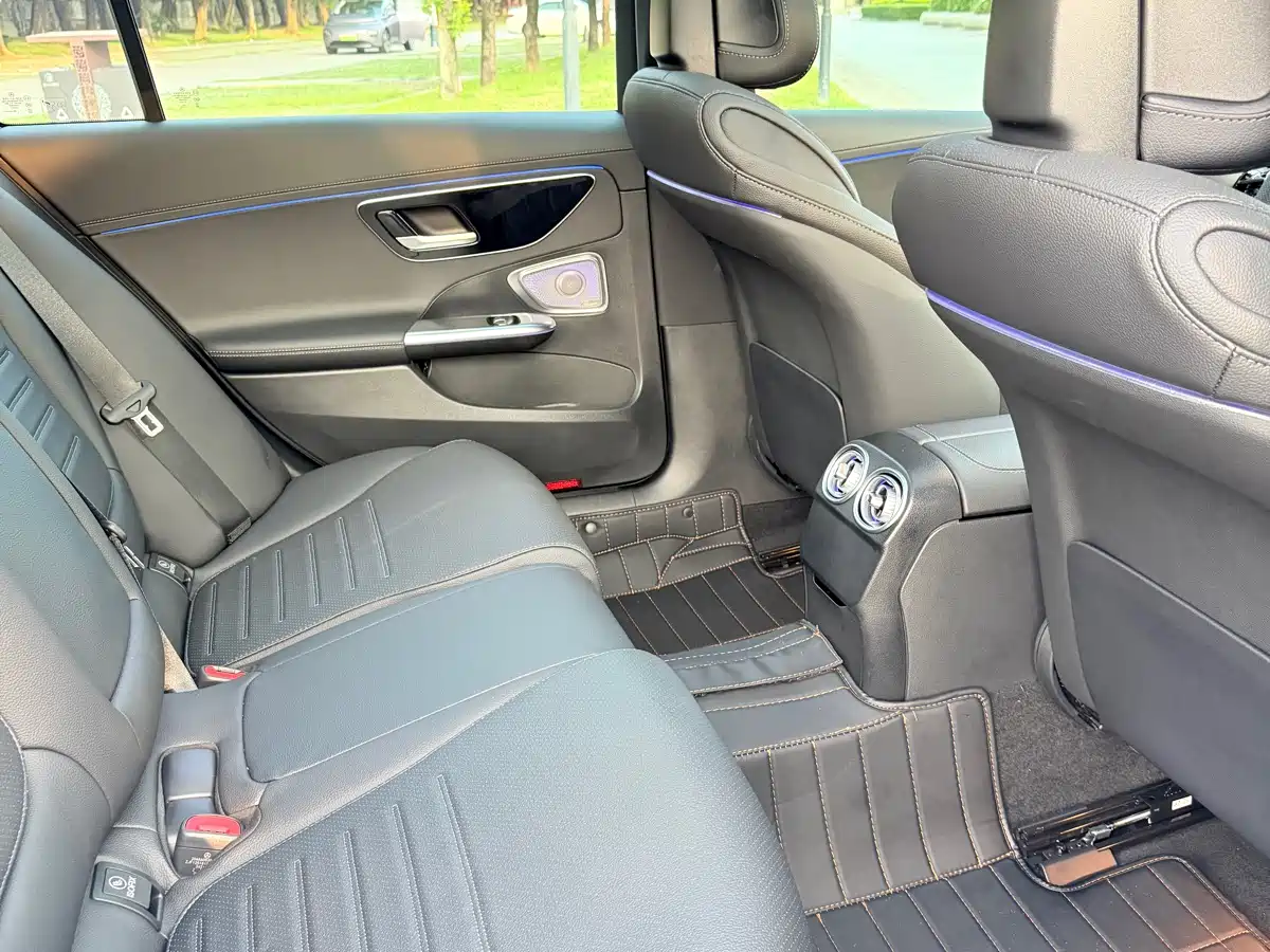 Mercedes-Benz C-Class 2025 C 260 L Sport Edition фото 12