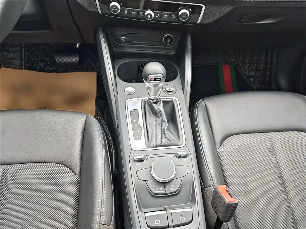 Audi Q2L 2020 35 TFSI Fashion Dynamic Model фото 9